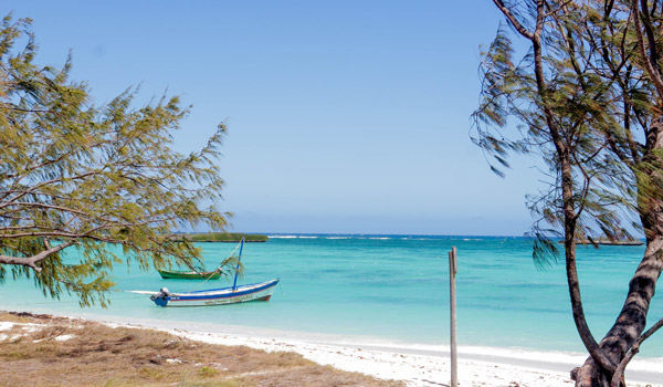 Emerald Sea excursion between white sand and crystal clear waters