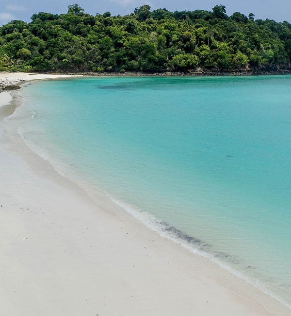Excursion through the turquoise lagoons of the Radama Archipelago