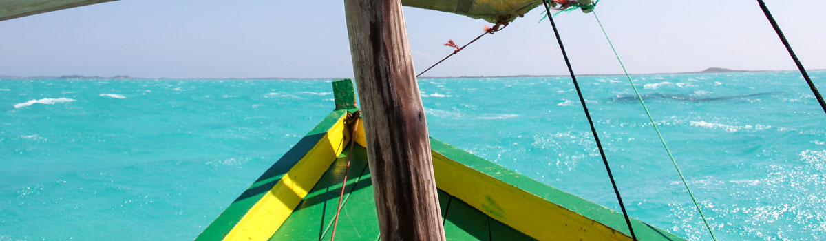 Pirogue trip on turquoise sea