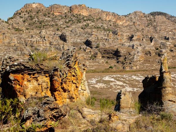 Explore the rock formations of Isalo on a personalized luxury travel in Madagascar