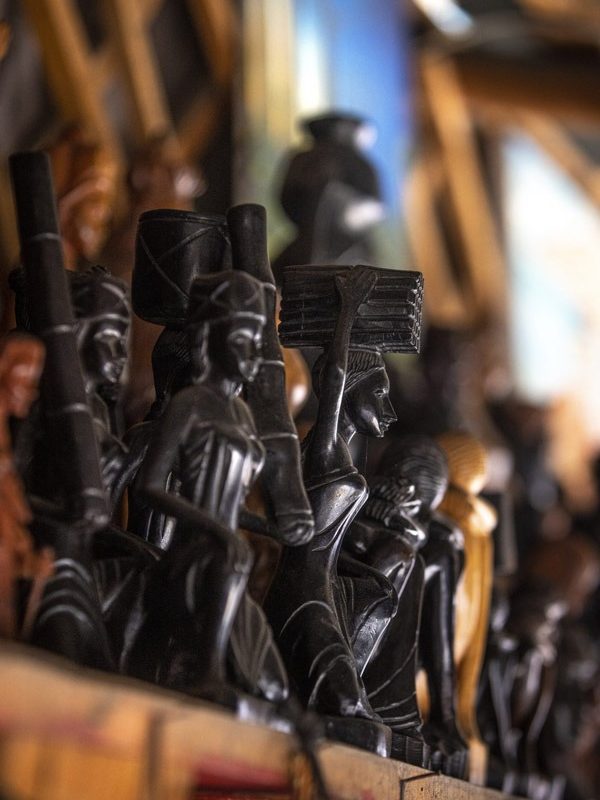 Travelling alone in Madagascar gives you the opportunity to discover a wide range of authentic crafts.